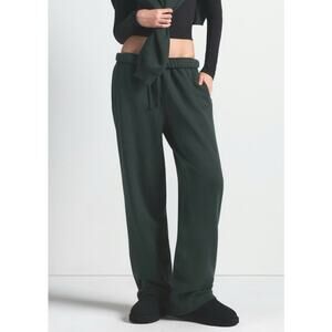 SKIMS Straight Leg Fleece Pant. Size Medium. Color Spruce